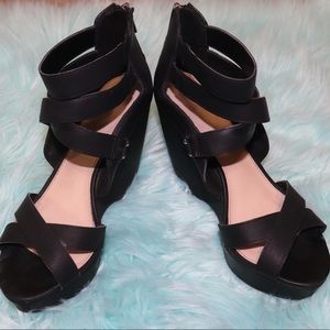 Women’s Sandals in Black